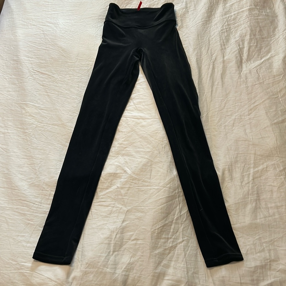 Spanx black velvet leggings euc XS